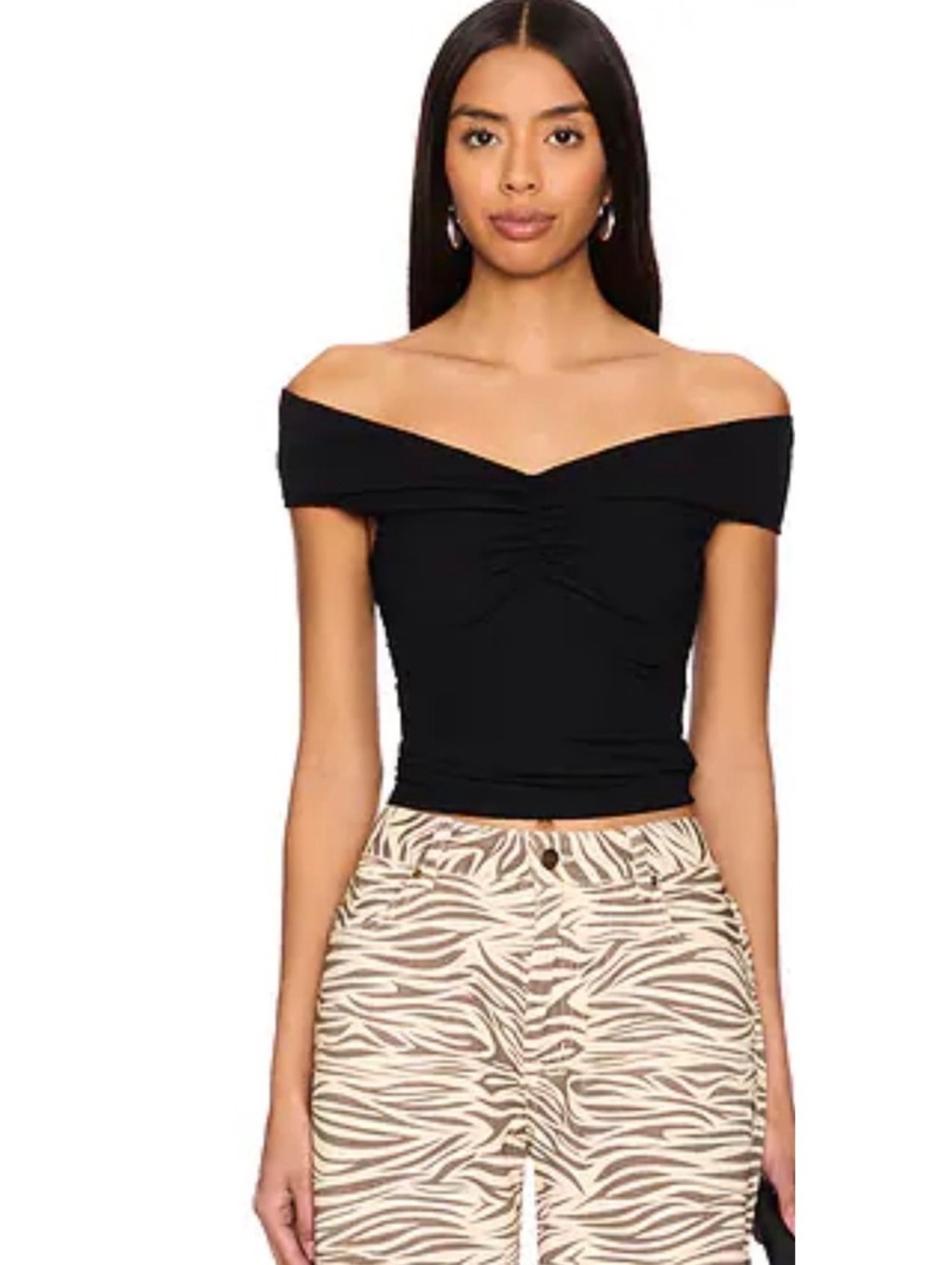 Lioness medium Crue off shoulder top in onyx $49
